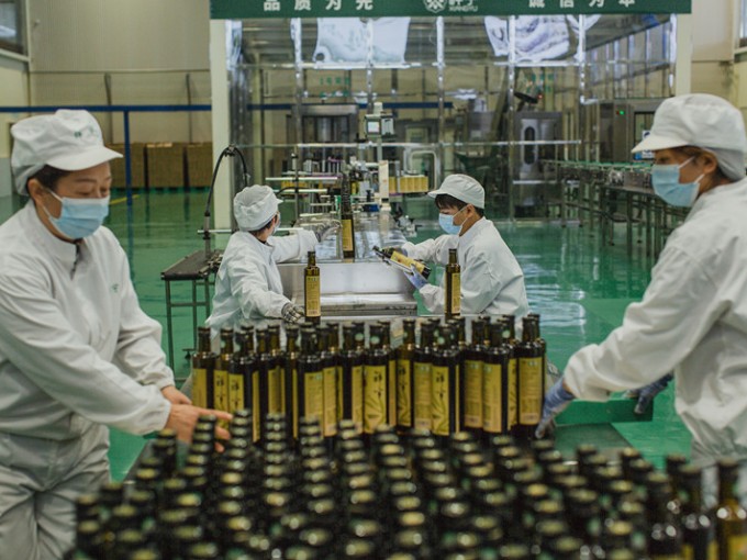 大家都知道，每一滴醇香的祥宇莊園橄欖油，都源自一顆顆小小的油橄欖果實(shí)。今天，就讓..